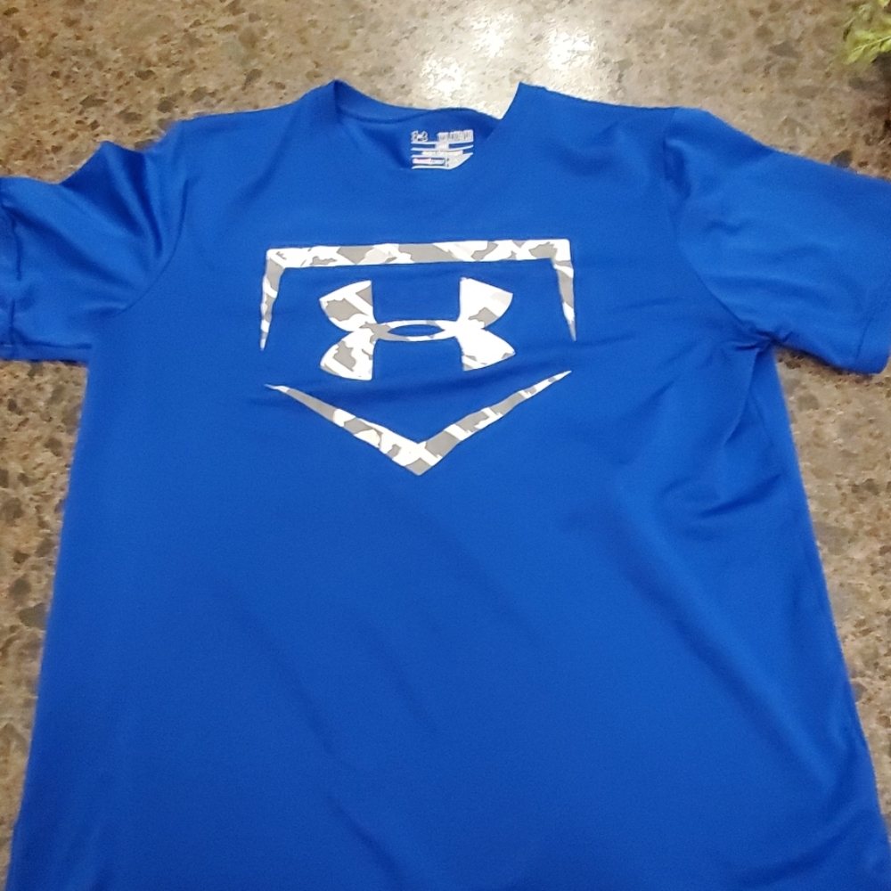 Under armour tshirt
